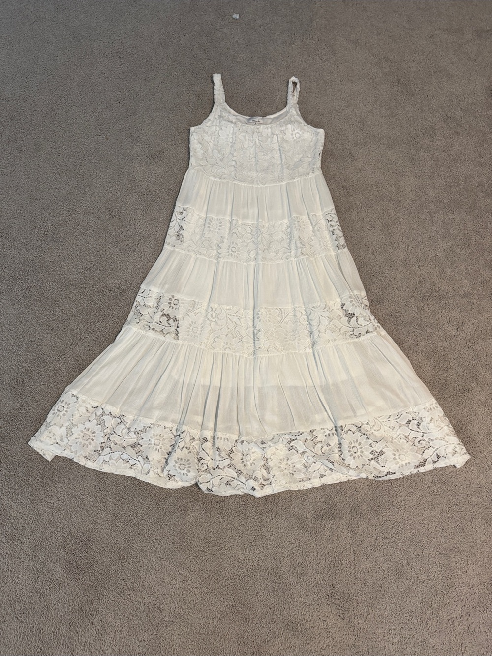 Signature by Robbie Bee White Lace Maxi Dress - Picture 3 of 5
